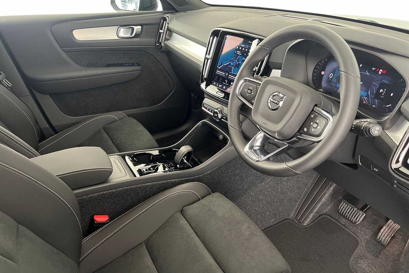 Used Volvo XC40 2025 for sale - 77210240: Photo 10