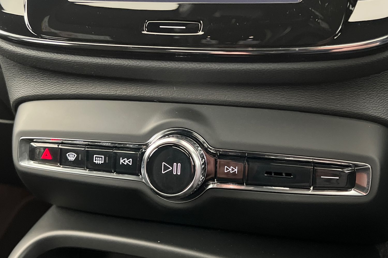 Used Volvo XC40 2025 for sale - 77210240: Photo 14