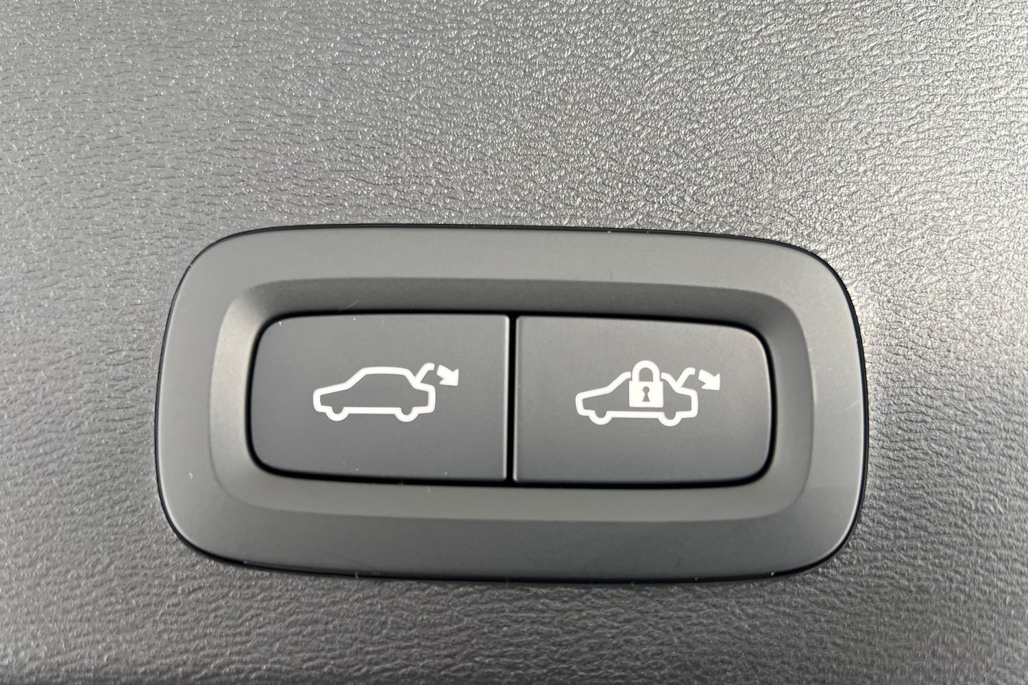 Used Volvo XC40 2025 for sale - 77210240: Photo 22