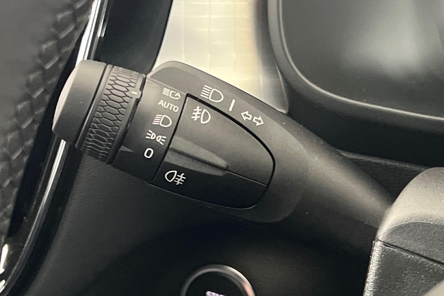 Used Volvo XC40 2025 for sale - 77210240: Photo 36