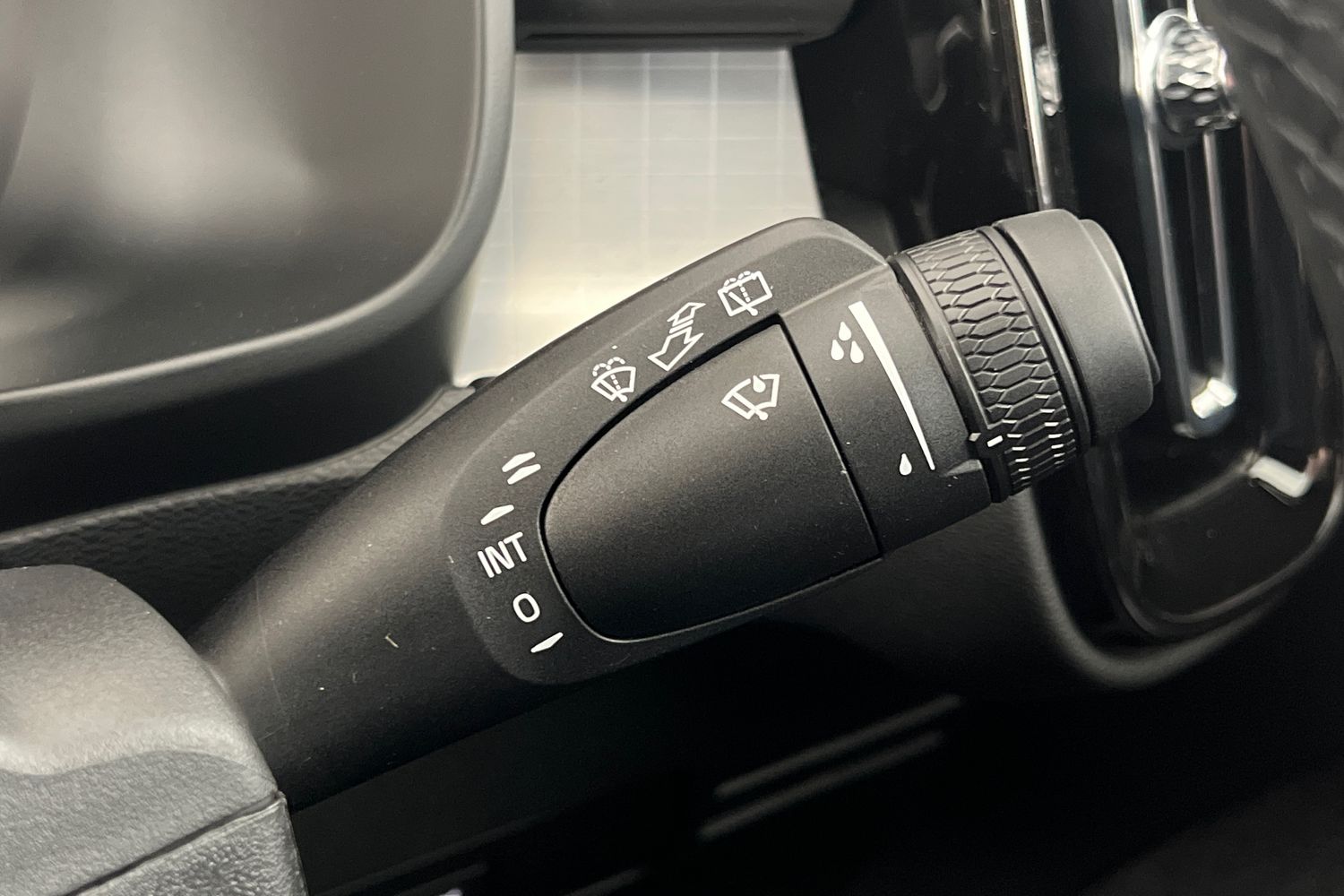 Used Volvo XC40 2025 for sale - 77210240: Photo 37