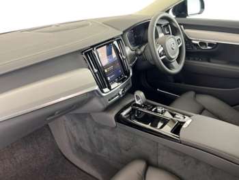 Used Volvo V90 2024 for sale - 74869762: Photo