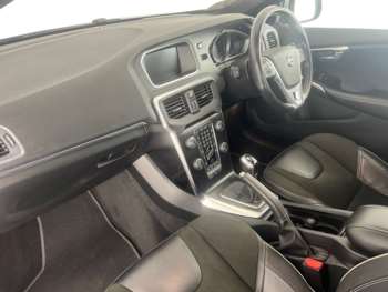 Used Volvo V40 2016 for sale - 74870342: Photo