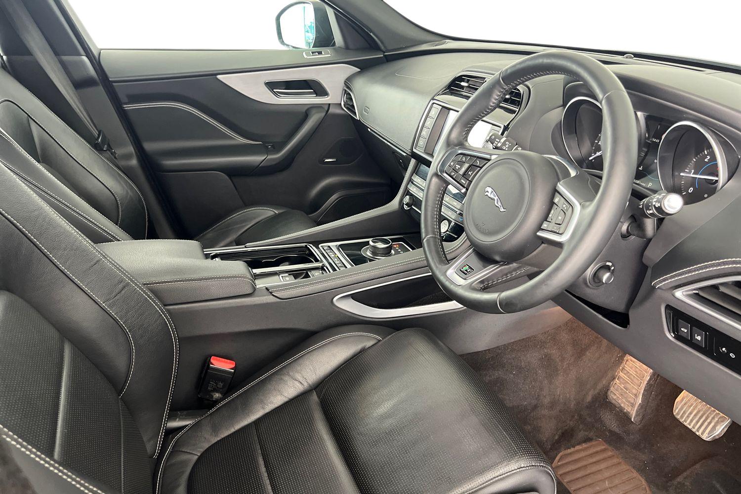 Used Jaguar F-Pace 2017 for sale - 76316925: Photo 10