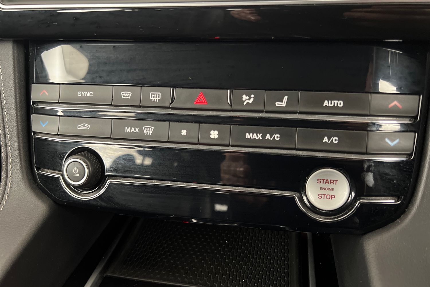 Used Jaguar F-Pace 2017 for sale - 76316925: Photo 14