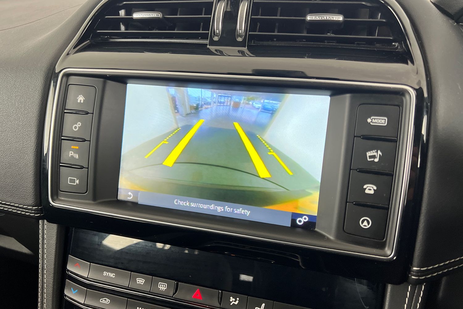 Used Jaguar F-Pace 2017 for sale - 76316925: Photo 16