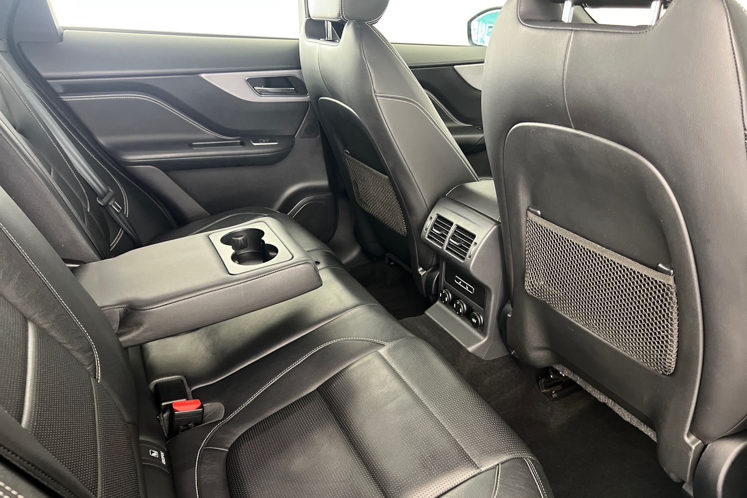 Used Jaguar F-Pace 2017 for sale - 76316925: Photo 28