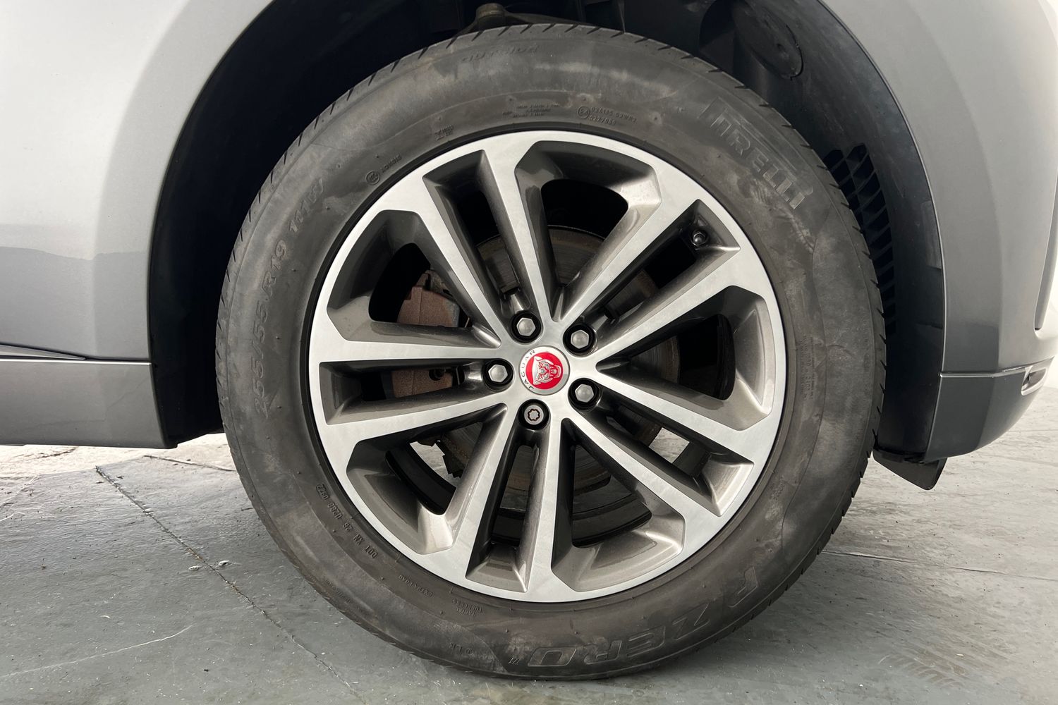 Used Jaguar F-Pace 2017 for sale - 76316925: Photo 5