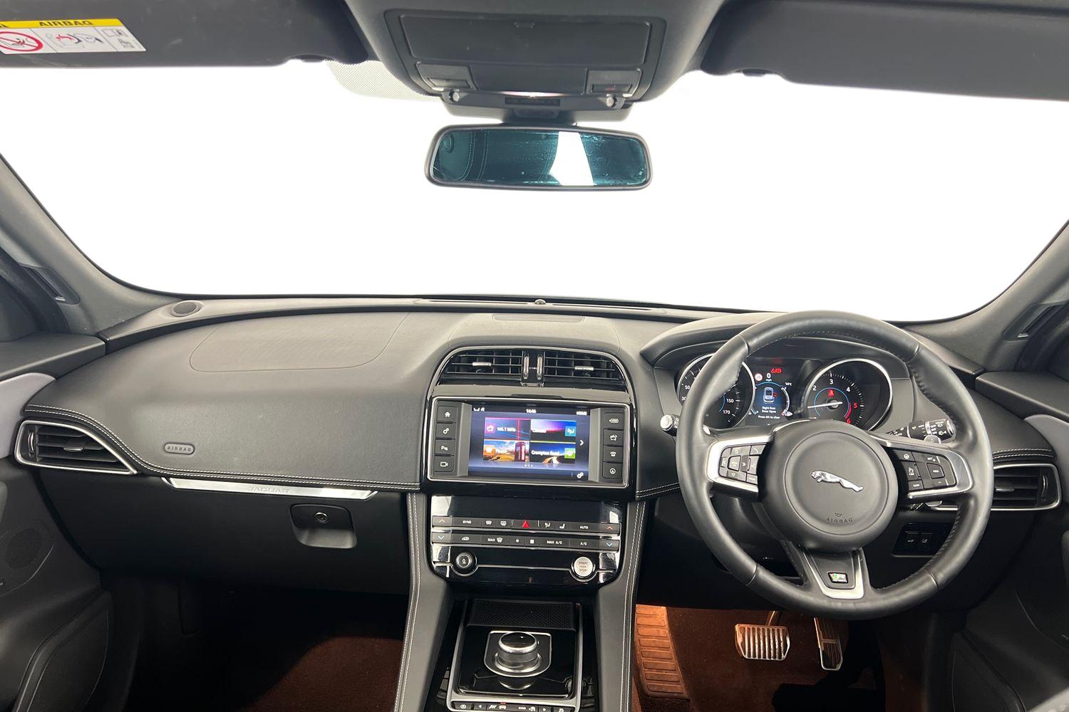 Used Jaguar F-Pace 2017 for sale - 76316925: Photo 6