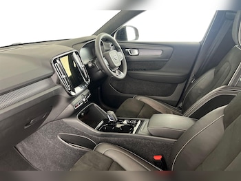 Used Volvo XC40 2022 for sale - 76234122: Photo