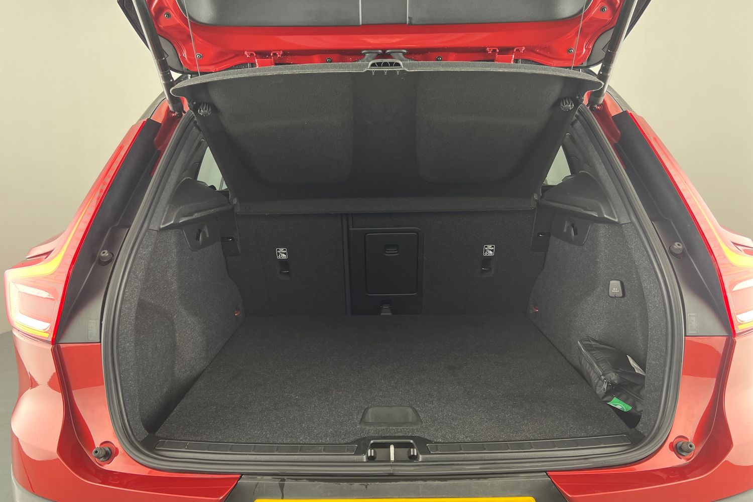 Used Volvo XC40 2022 for sale - 76234122: Photo 8