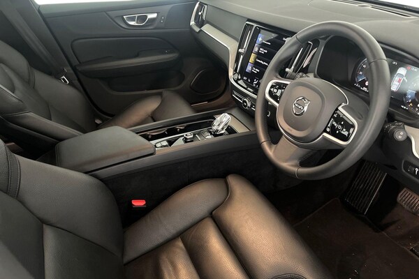 Used Volvo V60 2022 for sale - 75641135: Photo 10