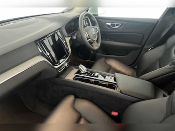 Used Volvo V60 2022 for sale - 75641135: Photo