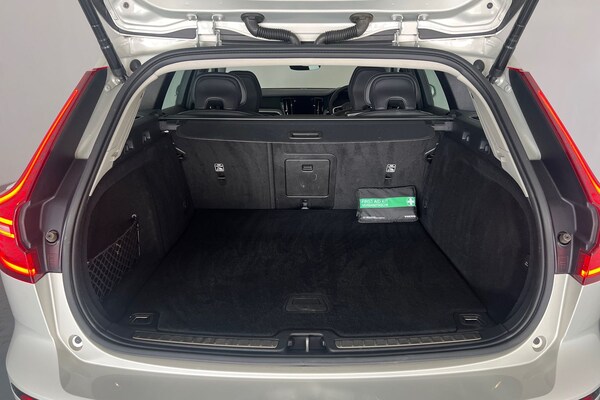 Used Volvo V60 2022 for sale - 75641135: Photo 8