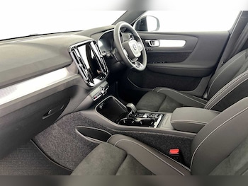 Used Volvo XC40 2026 for sale - 79445983: Photo