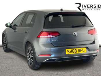 Used Volkswagen Golf 2018 for sale - 74869875: Photo