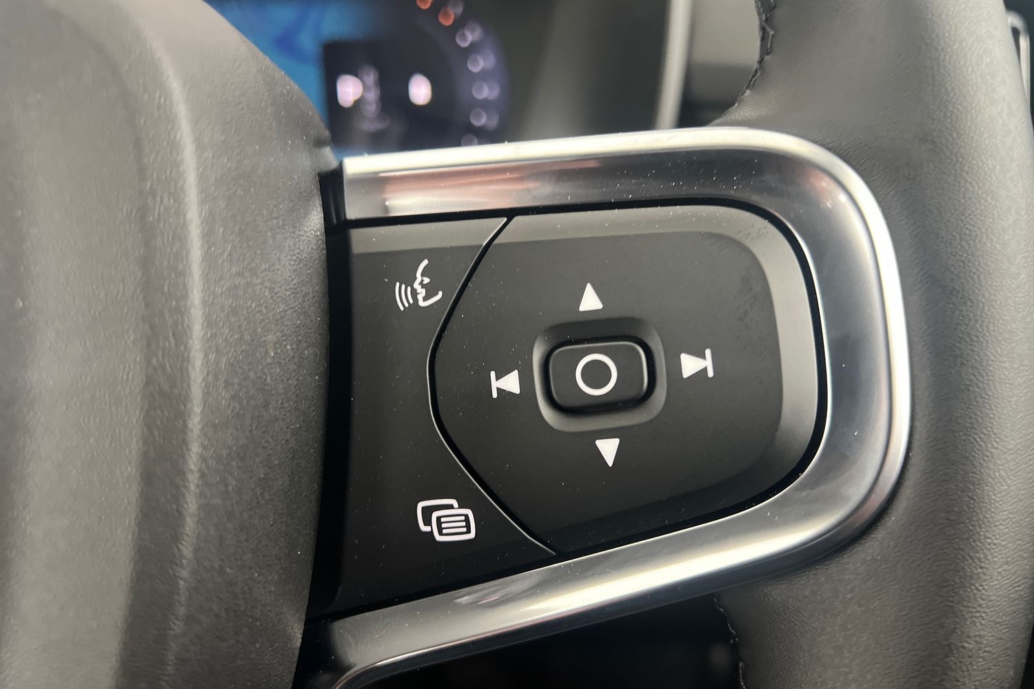 Used Volvo XC40 2025 for sale - 76614946: Photo 12