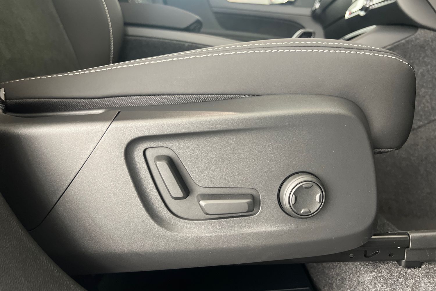 Used Volvo XC40 2025 for sale - 76614946: Photo 31