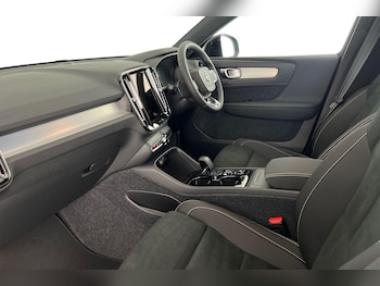 Used Volvo XC40 2026 for sale - 79458709: Photo