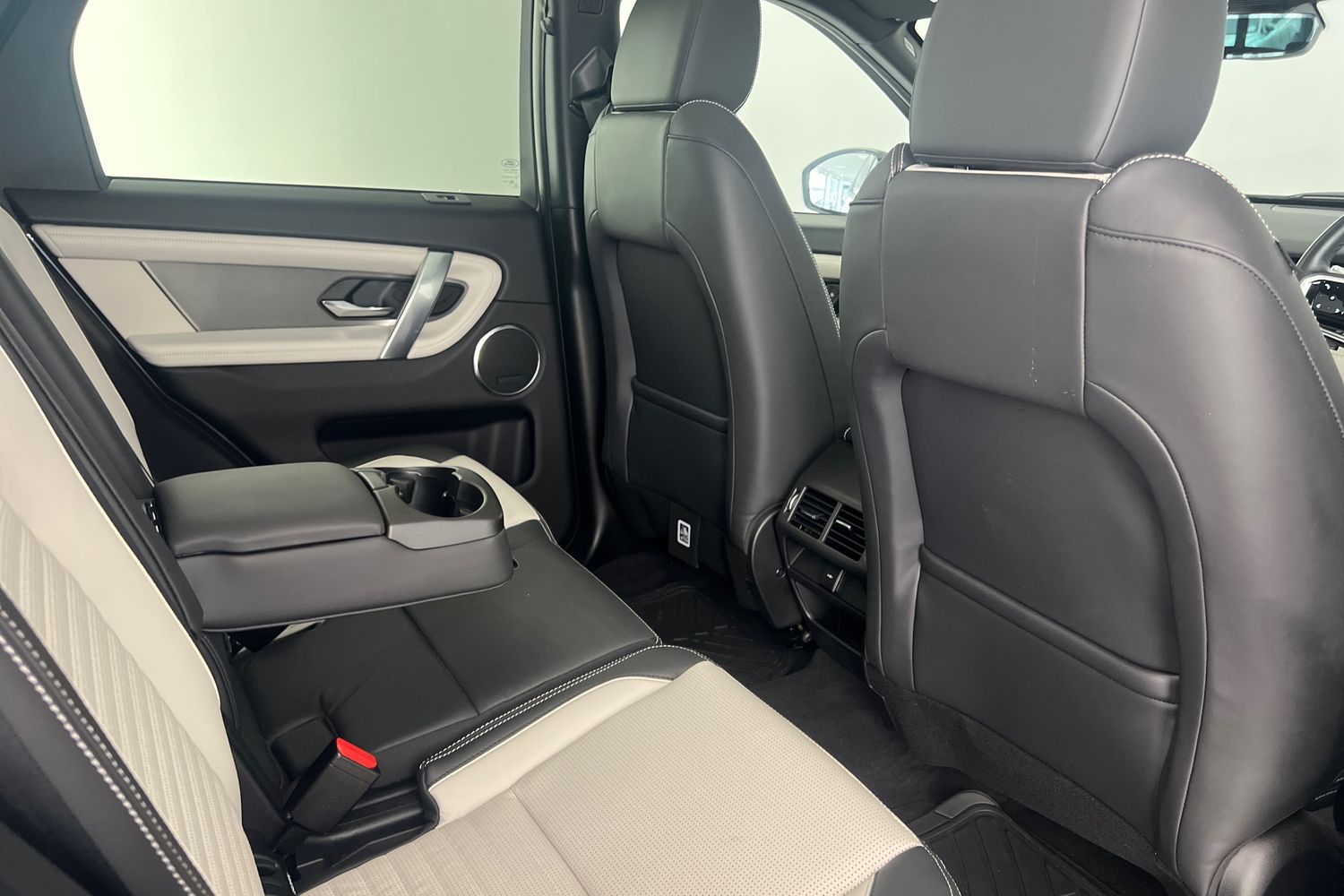 Used Land Rover Discovery Sport 2021 for sale - 76079074: Photo 27
