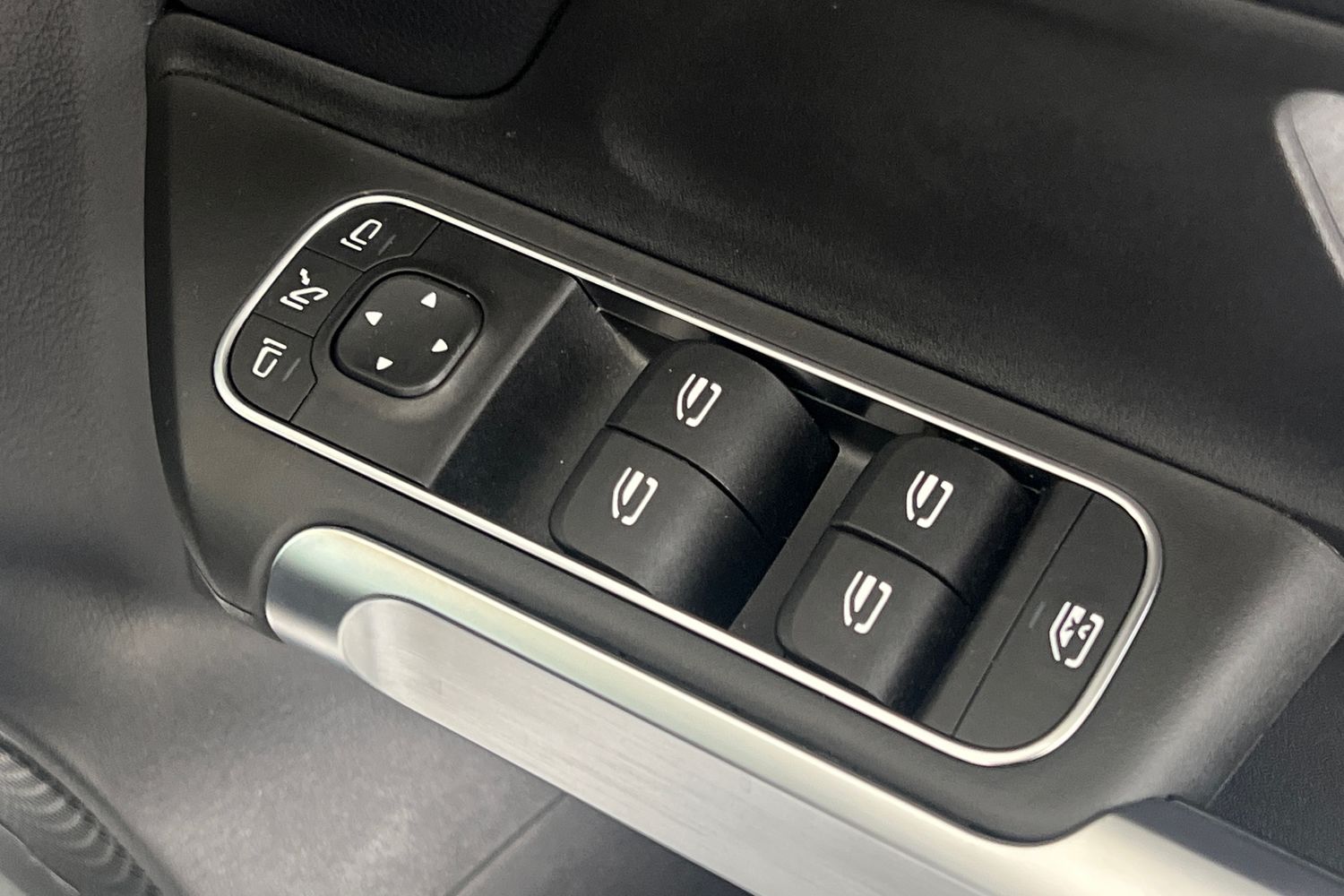 Used Mercedes-Benz GLB 2023 for sale - 77917886: Photo 33