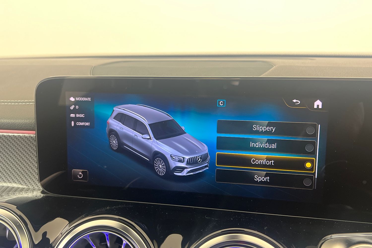 Used Mercedes-Benz GLB 2023 for sale - 77917886: Photo 35