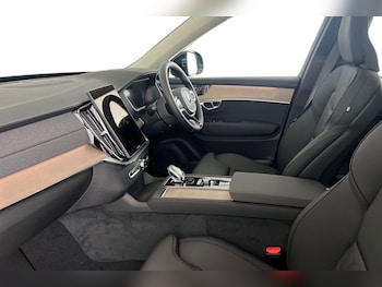 Used Volvo XC90 2025 for sale - 76796321: Photo