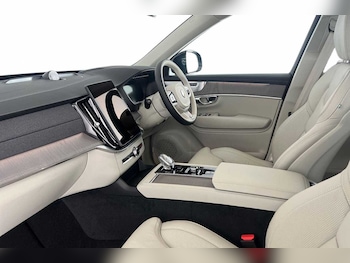 Used Volvo XC90 2025 for sale - 76479770: Photo