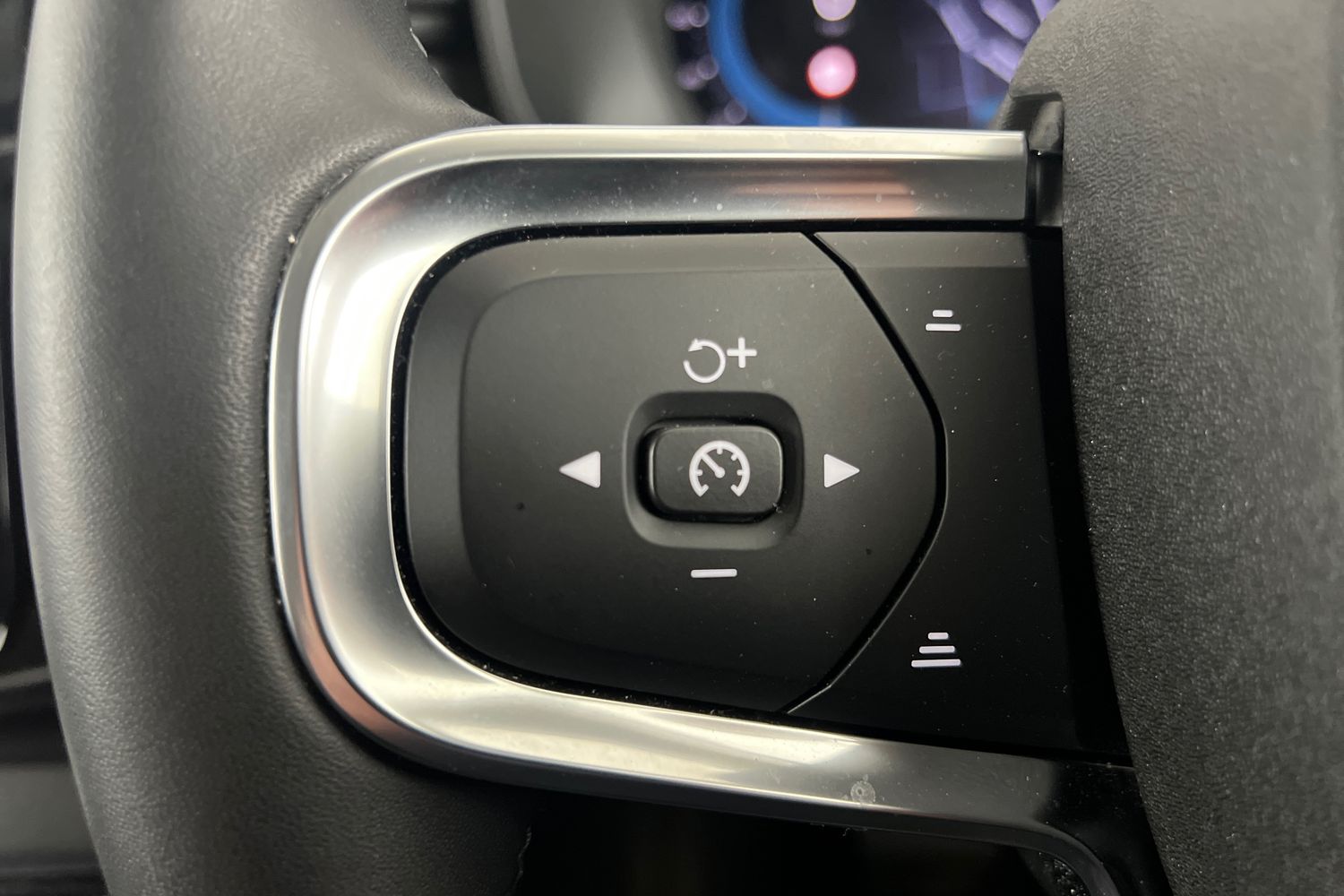 Used Volvo XC40 2023 for sale - 76221774: Photo 11