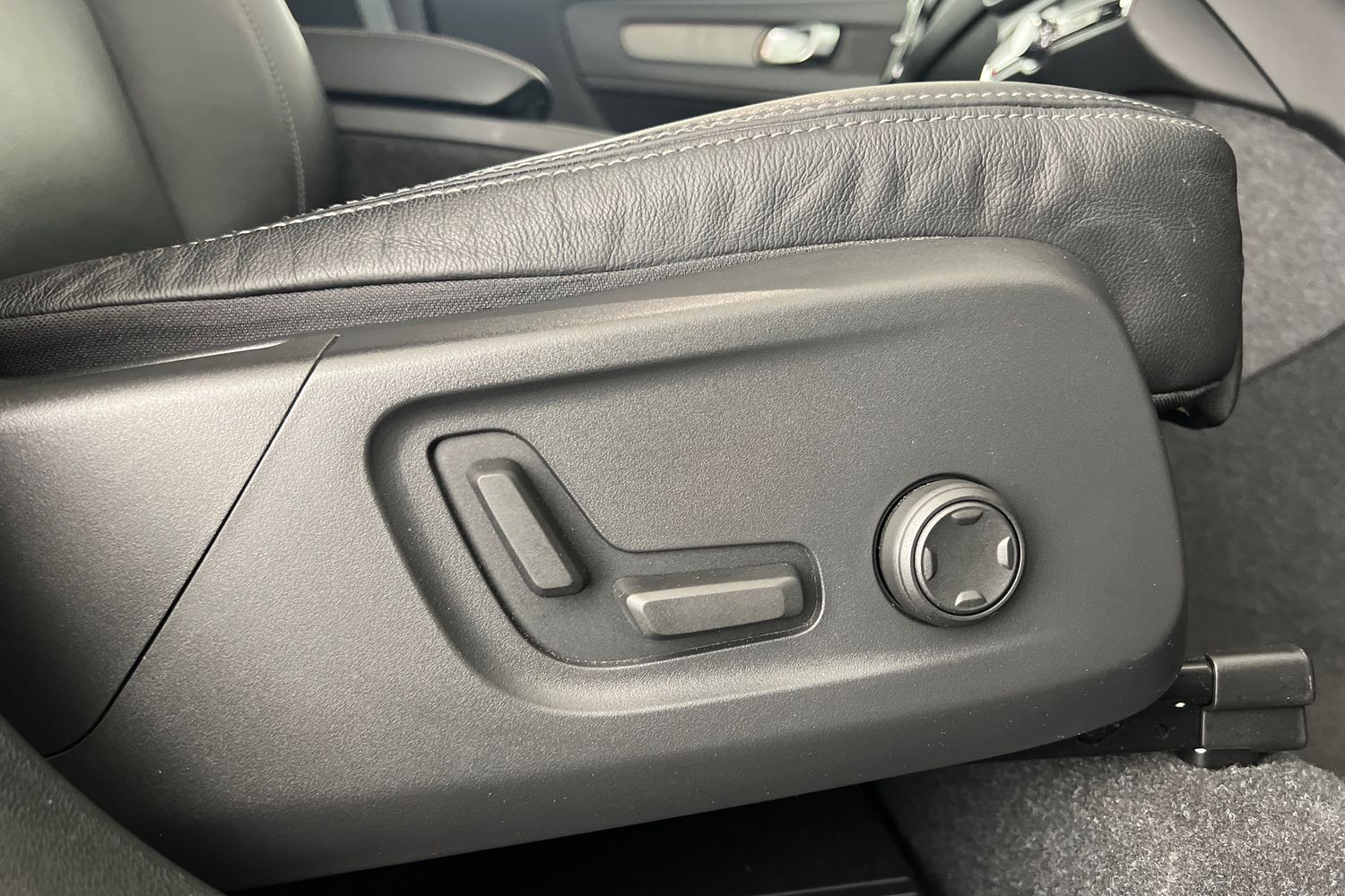 Used Volvo XC40 2023 for sale - 76221774: Photo 31