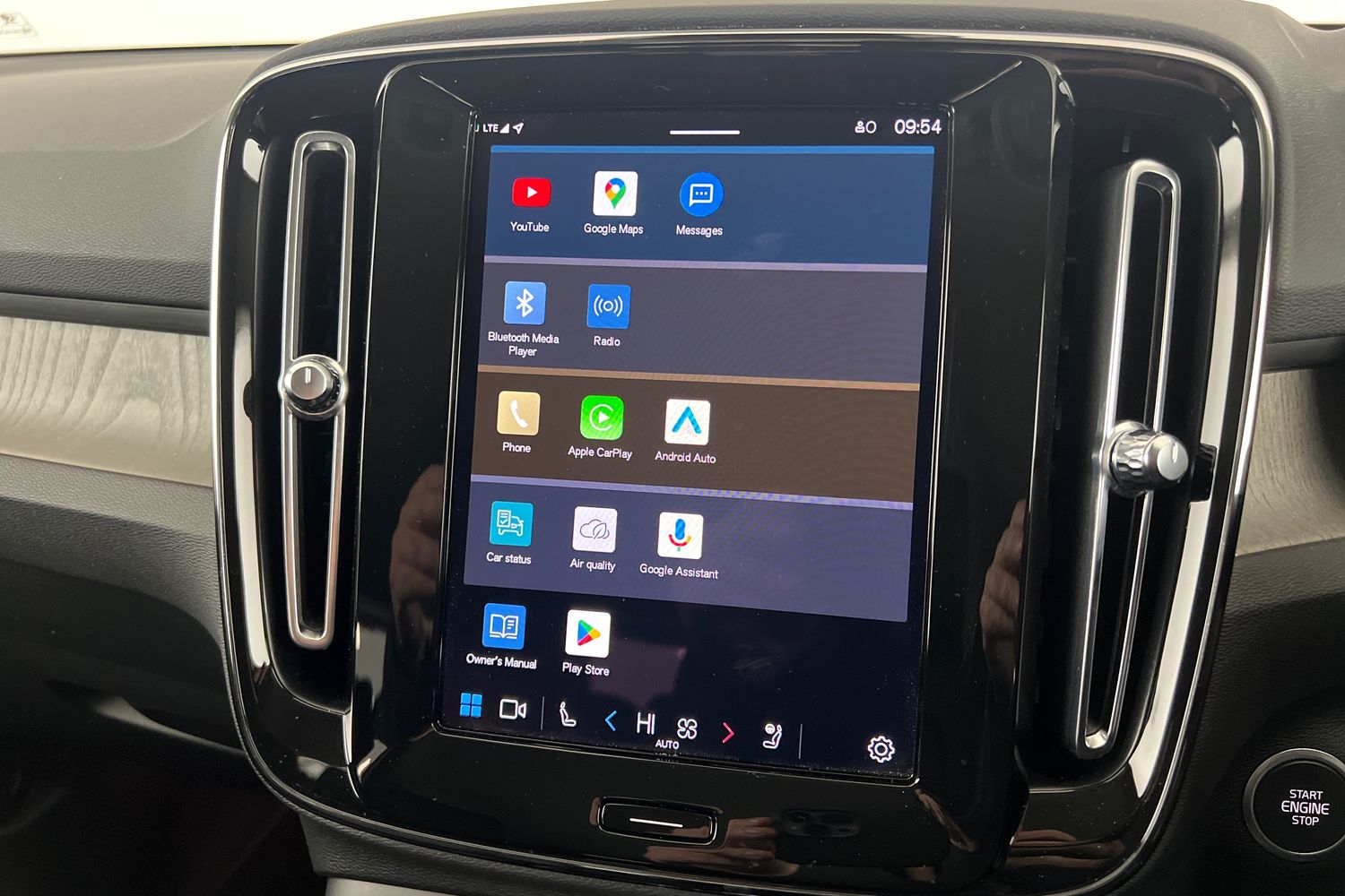 Used Volvo XC40 2023 for sale - 76221774: Photo 32