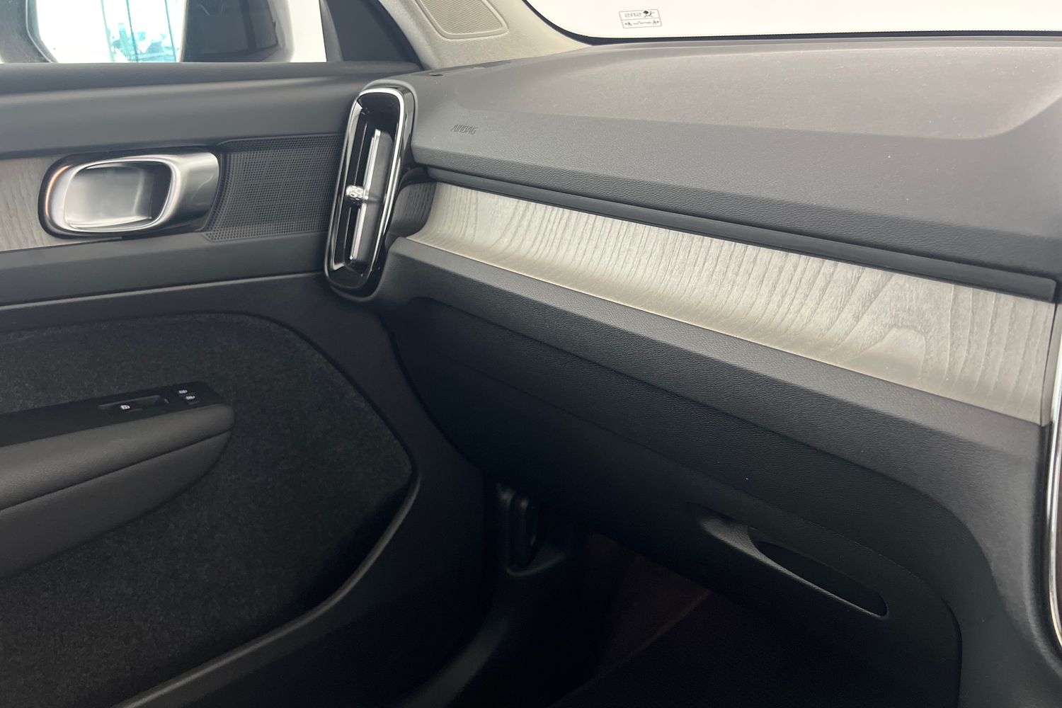 Used Volvo XC40 2023 for sale - 76221774: Photo 35