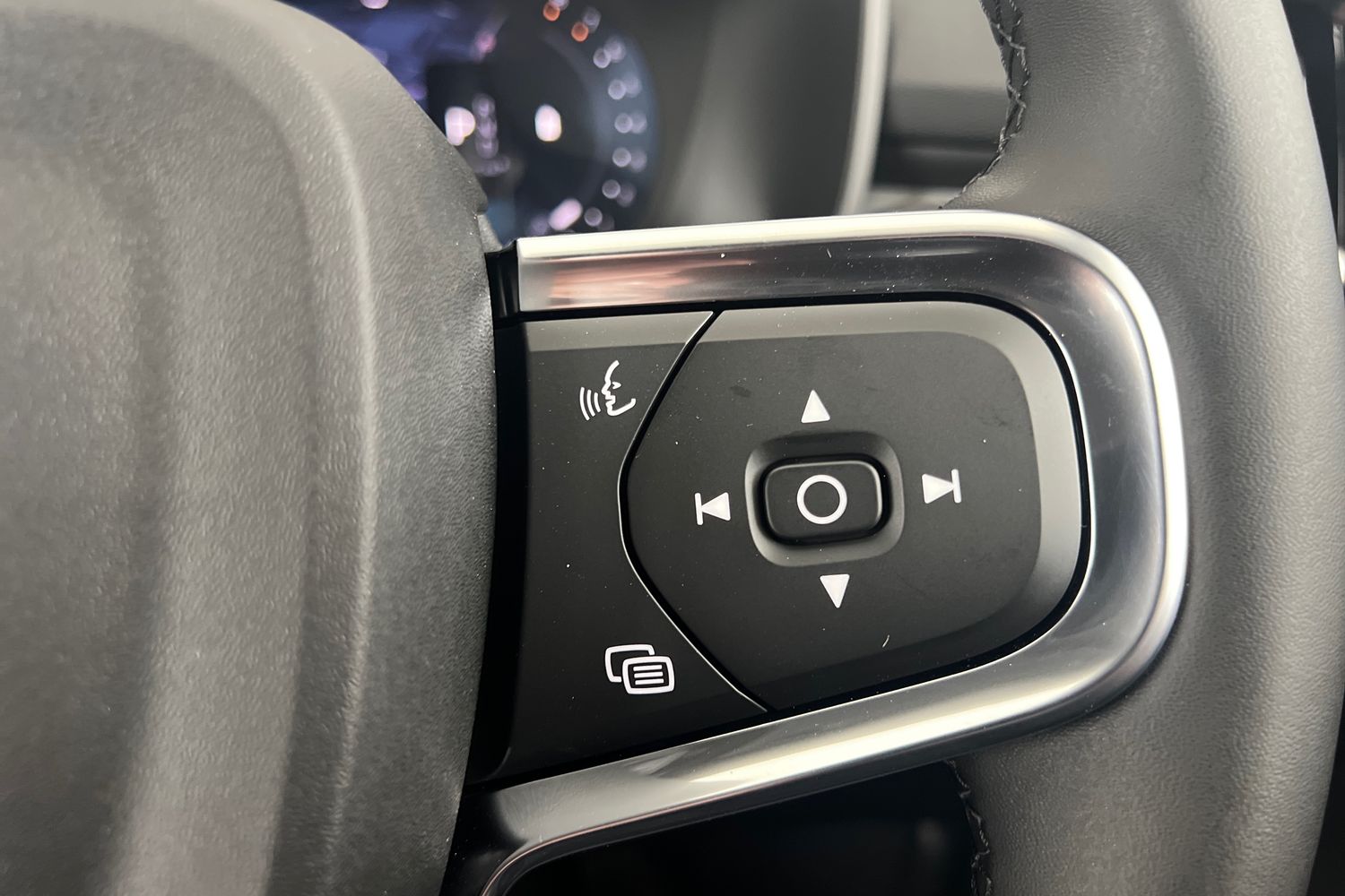 Used Volvo XC40 2025 for sale - 76614945: Photo 12