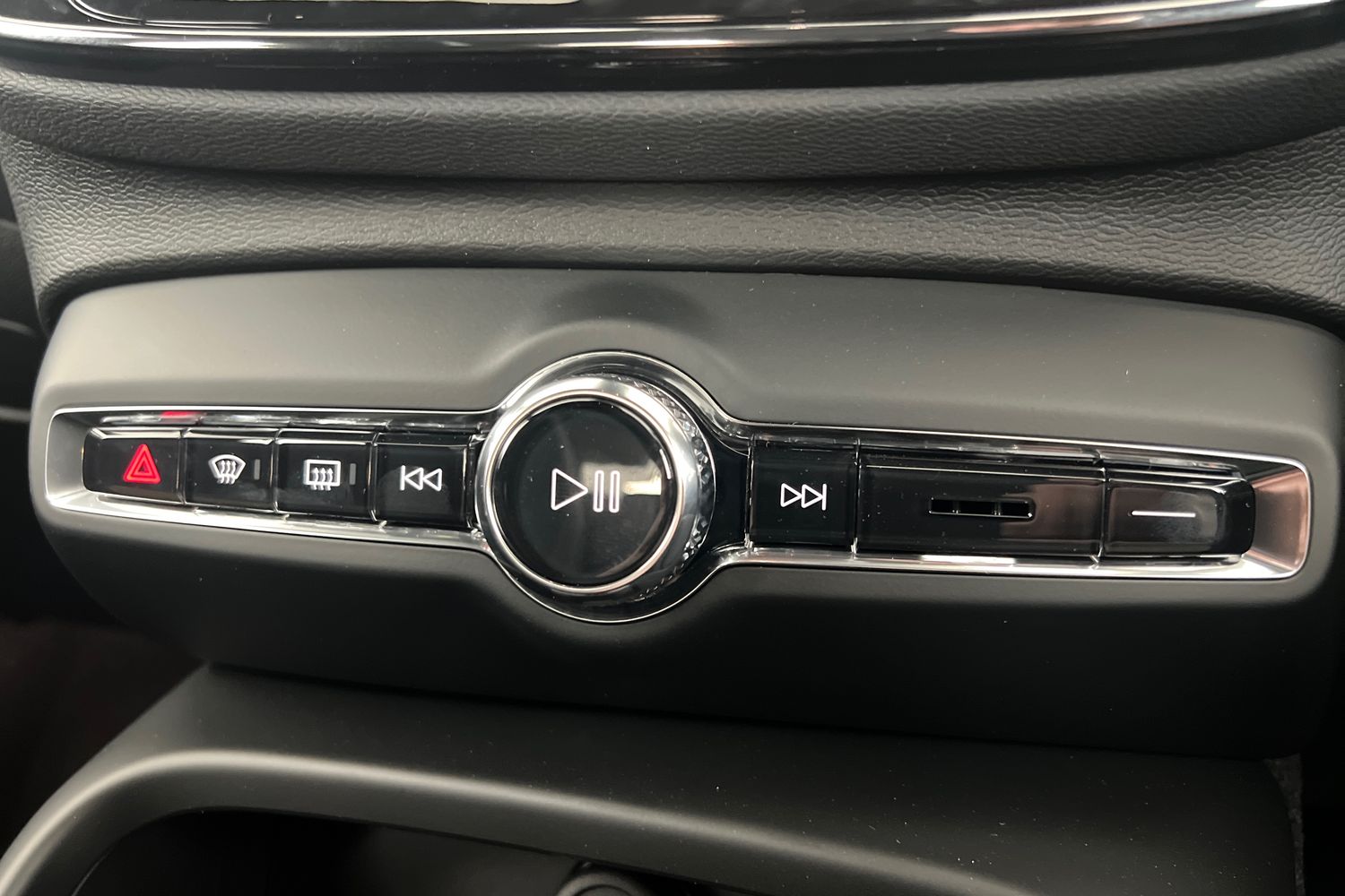 Used Volvo XC40 2025 for sale - 76614945: Photo 14