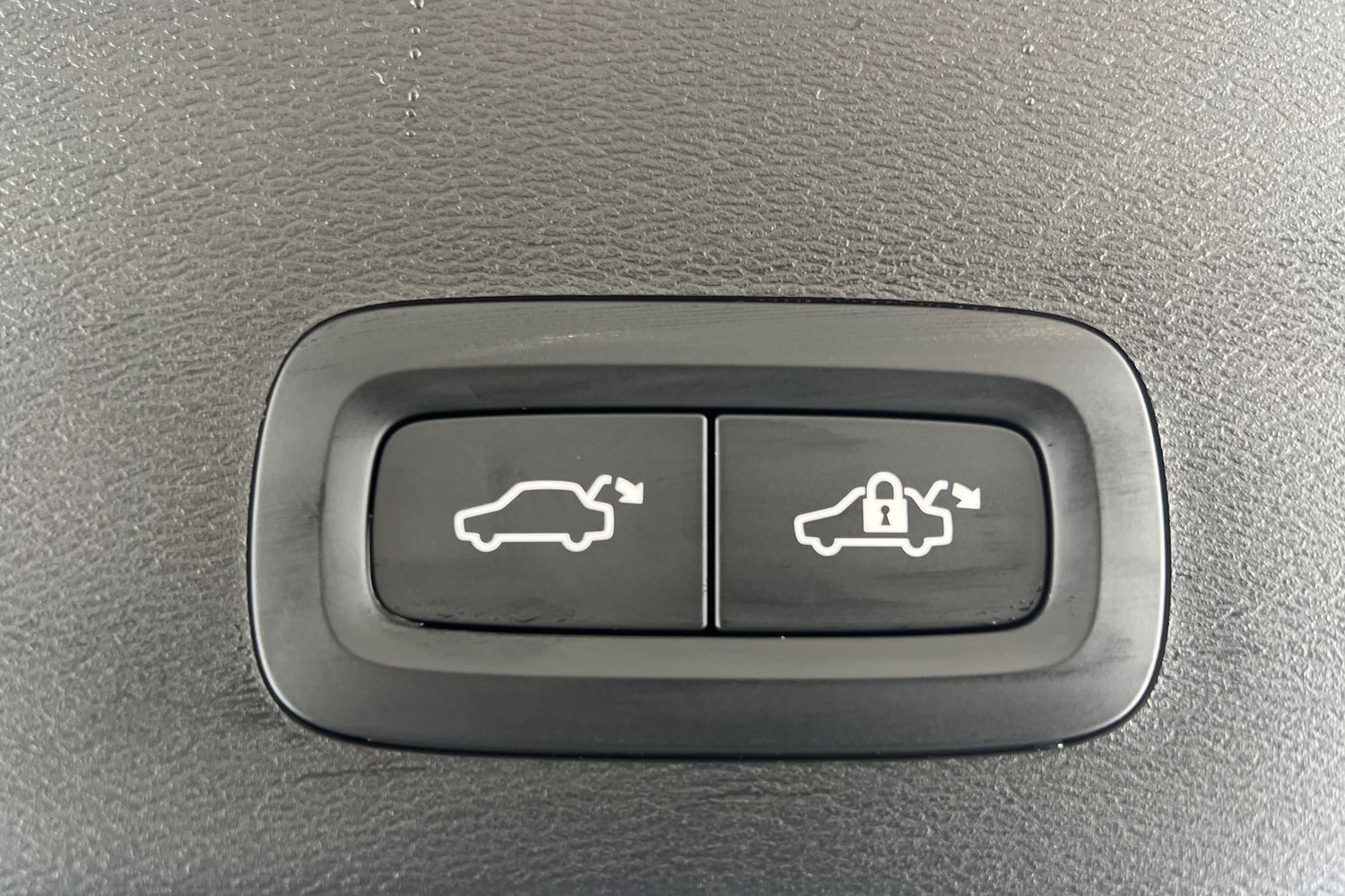 Used Volvo XC40 2025 for sale - 76614945: Photo 22