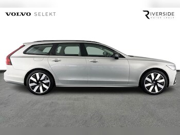 Used Volvo V90 2025 for sale - 76479874: Photo