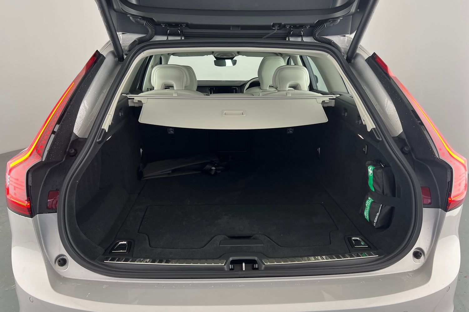 Used Volvo V90 2025 for sale - 76479874: Photo 8