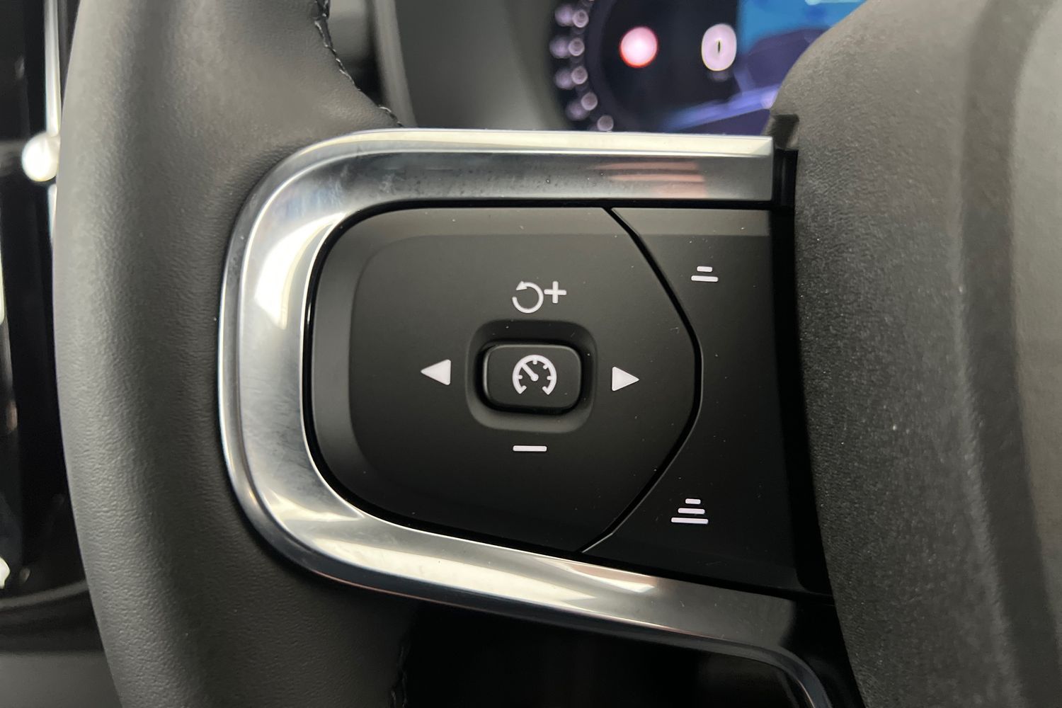 Used Volvo XC40 2025 for sale - 77035865: Photo 11