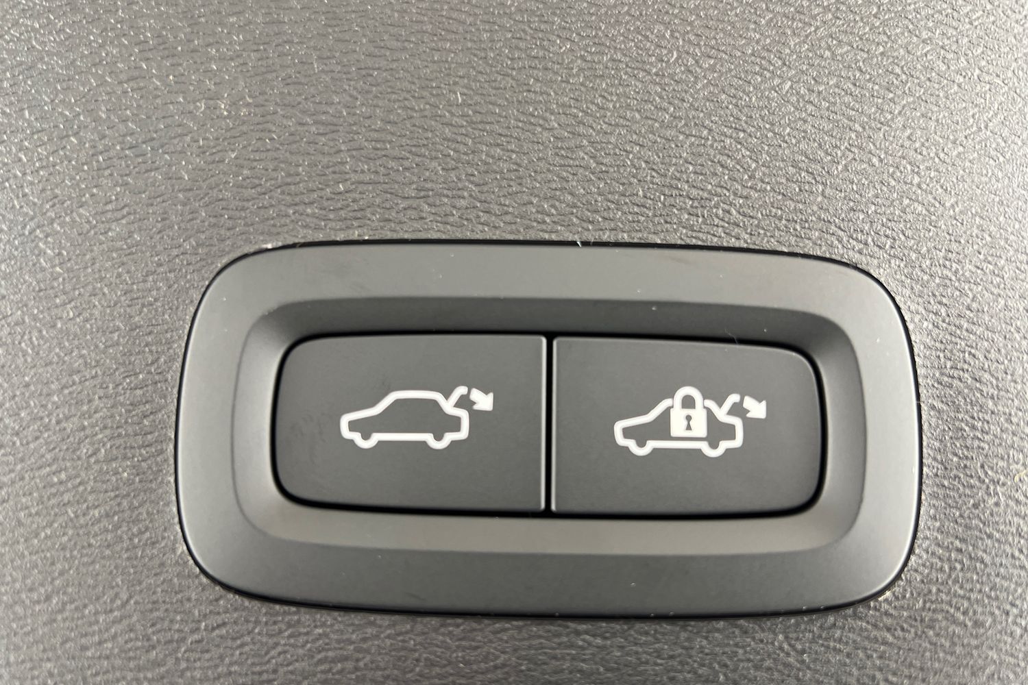 Used Volvo XC40 2025 for sale - 77035865: Photo 22