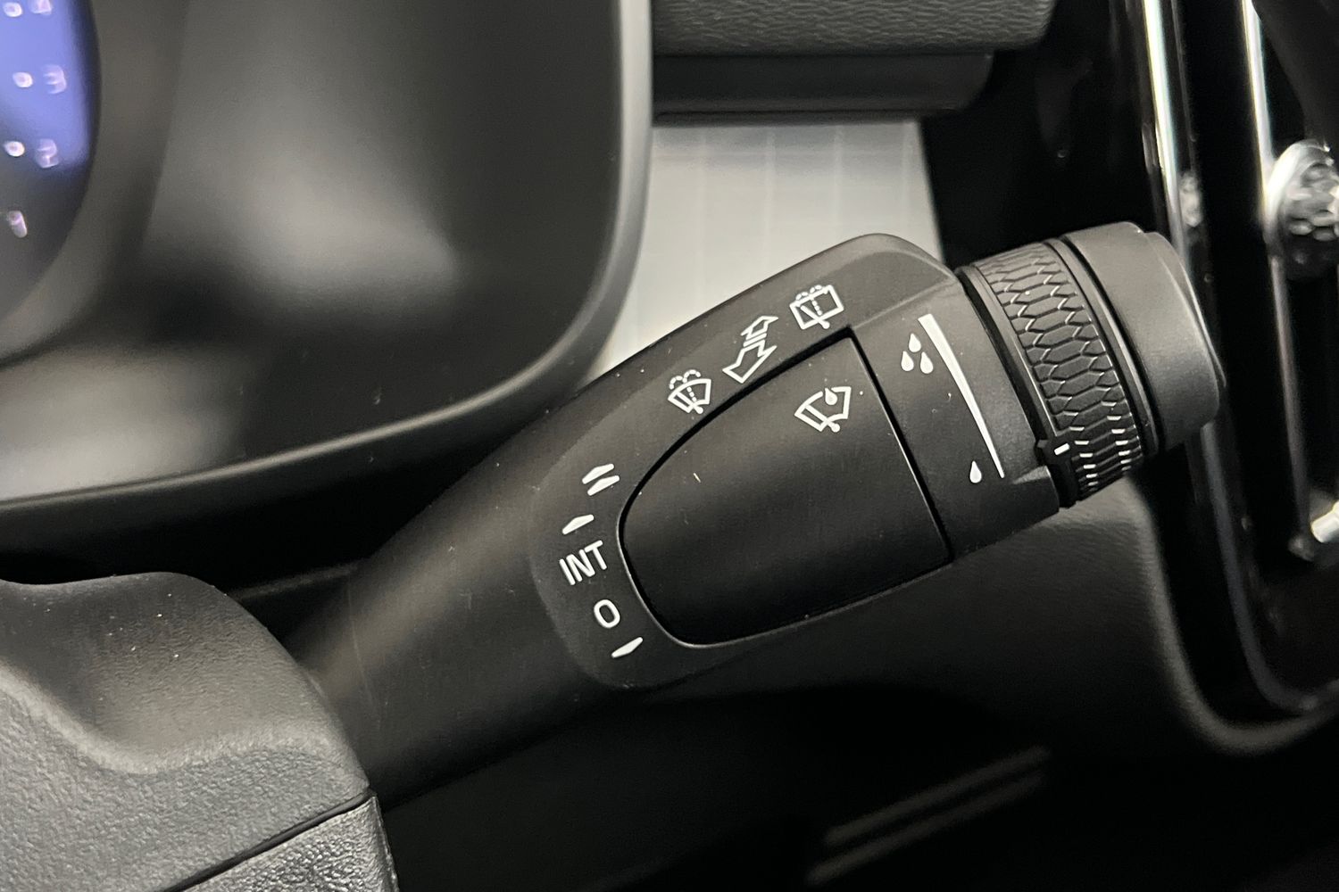 Used Volvo XC40 2025 for sale - 77035865: Photo 33