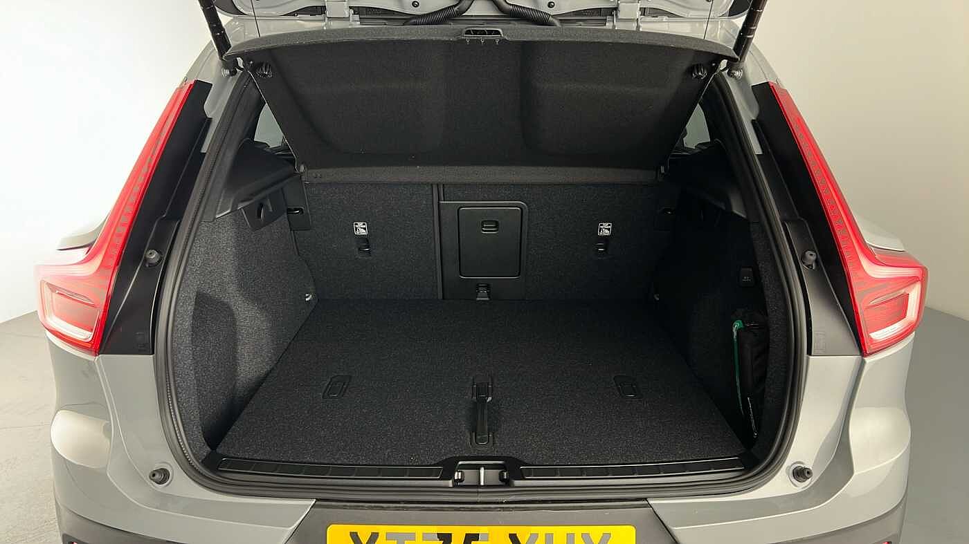 Used Volvo XC40 2025 for sale - 76614940: Photo 14