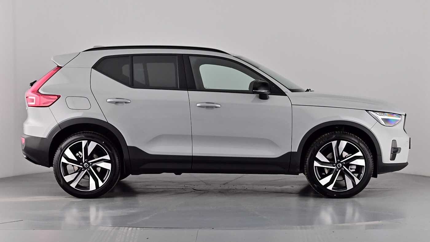 Used Volvo XC40 2025 for sale - 76614940: Photo 3