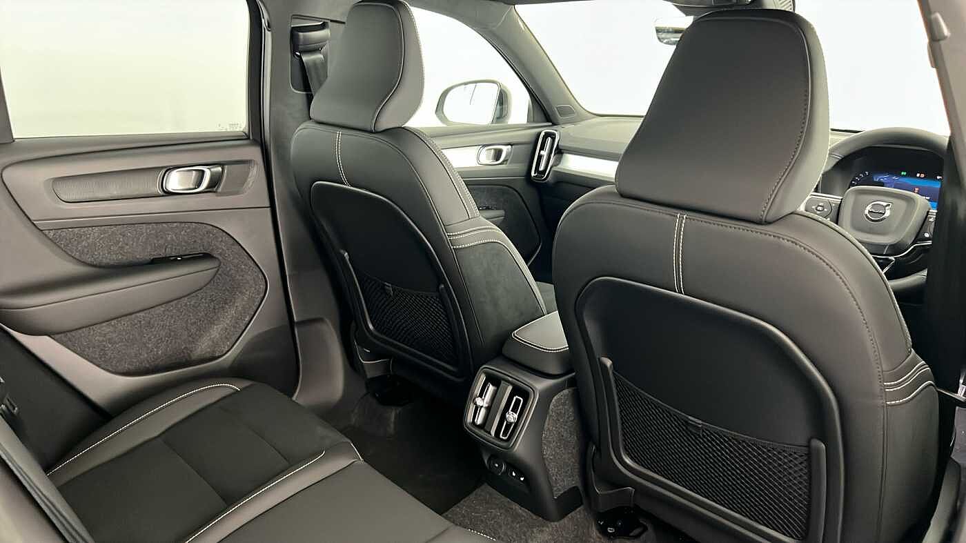 Used Volvo XC40 2025 for sale - 76614940: Photo 32