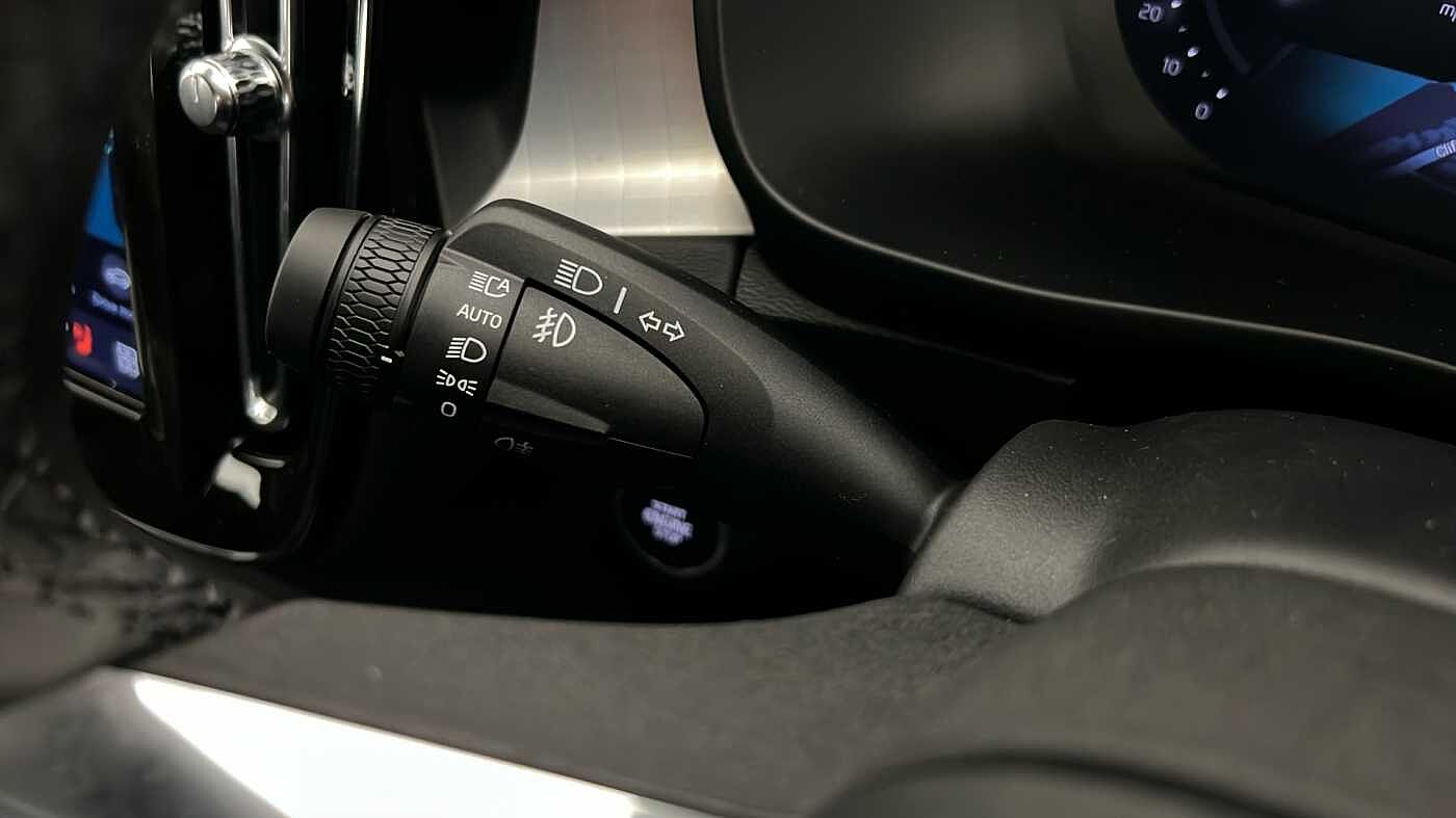 Used Volvo XC40 2025 for sale - 76614940: Photo 39