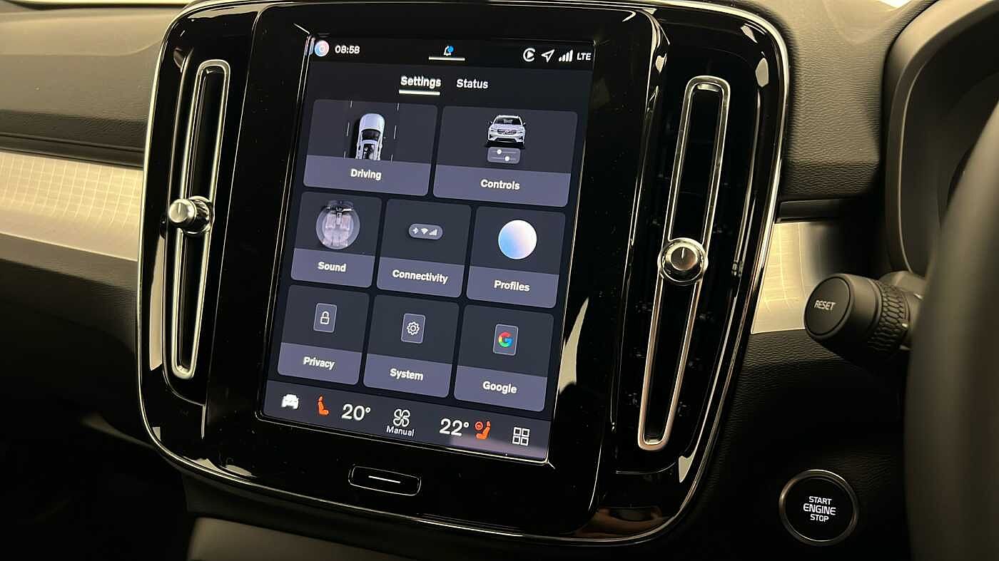 Used Volvo XC40 2025 for sale - 76614940: Photo 43