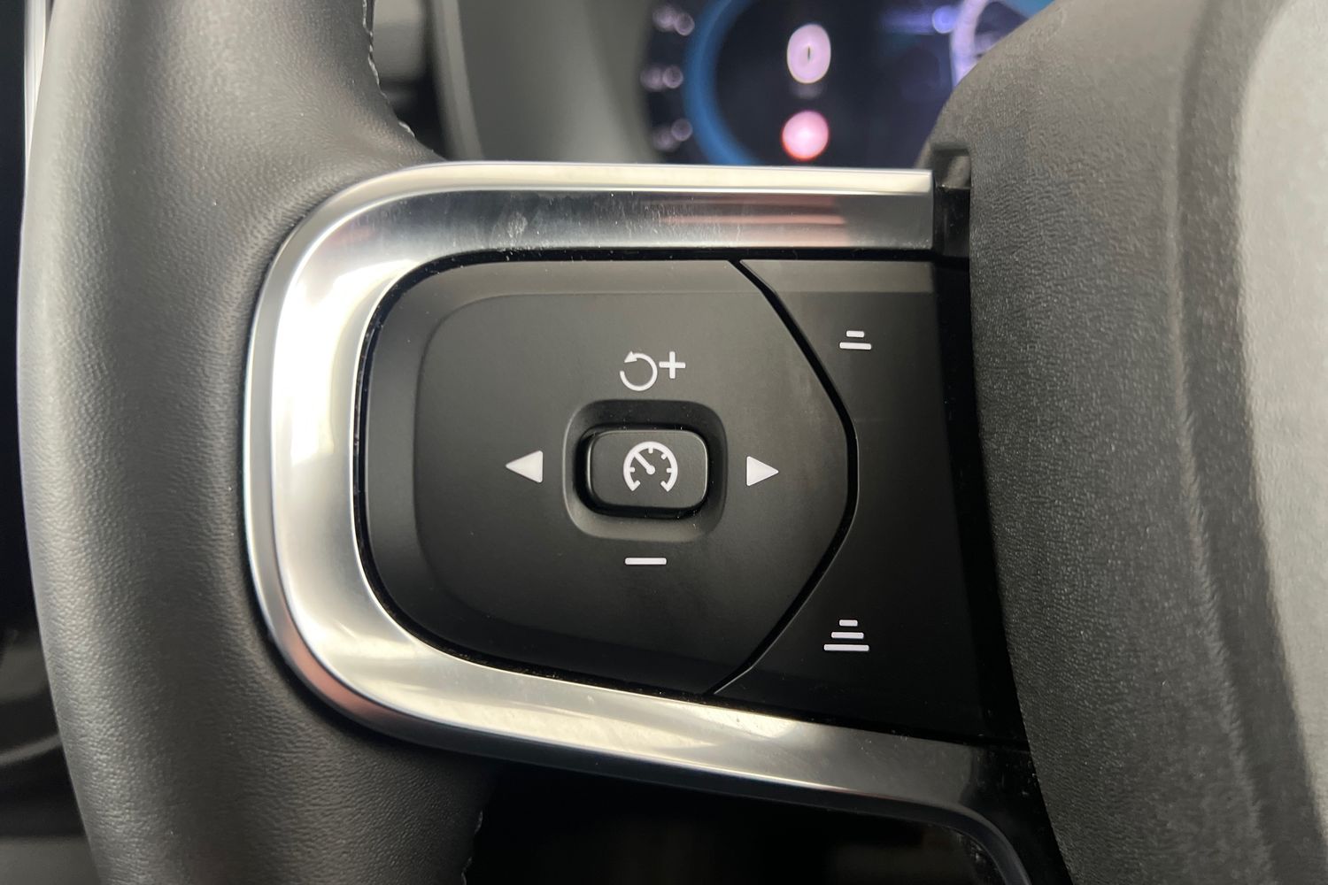 Used Volvo XC40 2025 for sale - 76507704: Photo 12