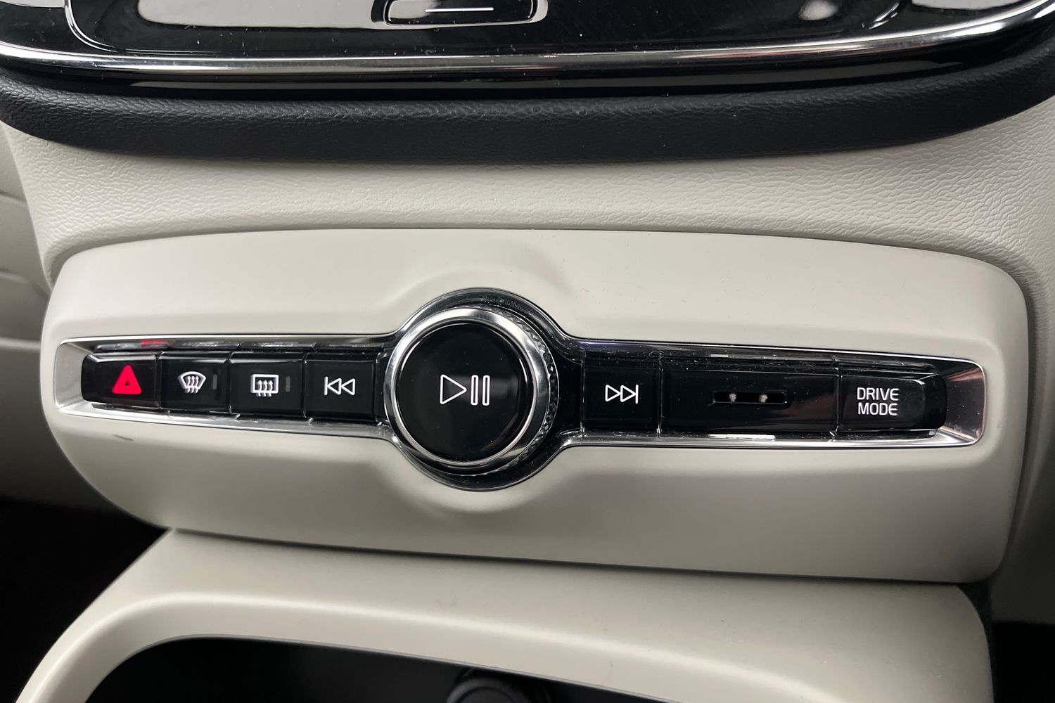 Used Volvo XC40 2022 for sale - 76907945: Photo 14