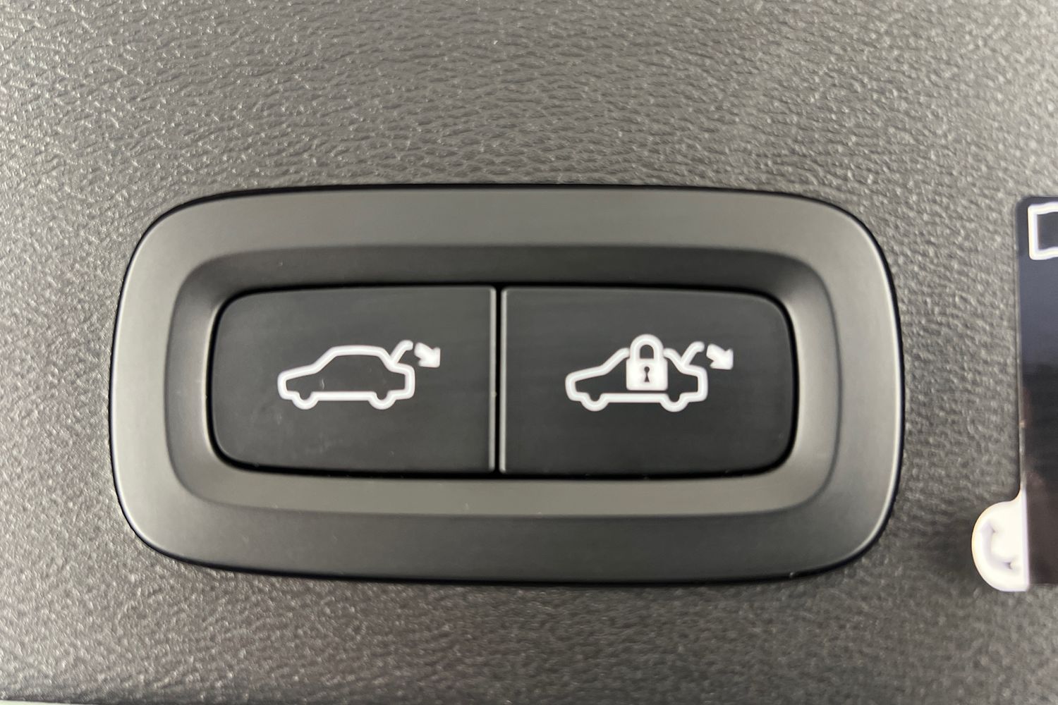 Used Volvo XC40 2022 for sale - 76907945: Photo 21