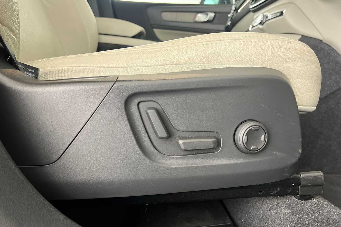 Used Volvo XC40 2022 for sale - 76907945: Photo 31