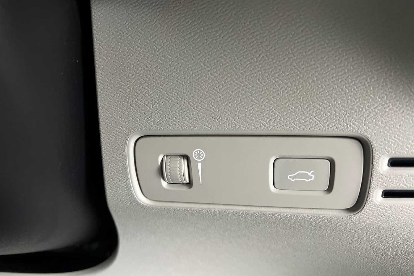 Used Volvo XC40 2022 for sale - 76907945: Photo 32